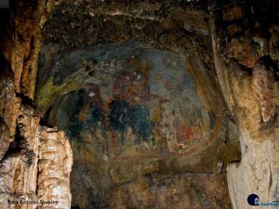 L'affresco del trittico che rappresenta San Giovanni Battista, la Madonna col Bambino e San Michele "incensiere"